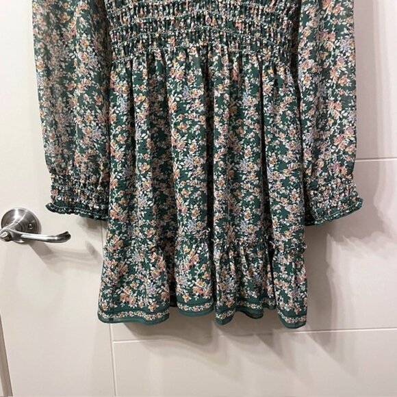 Max Studio Floral Long Sleeve V-Neck Smocked Waist Mini Dress Green Size Medium - Picture 5 of 16